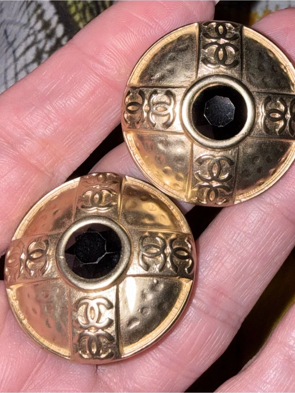 Authentic Chanel retro 1980 black gemstone earrings ( not clips )